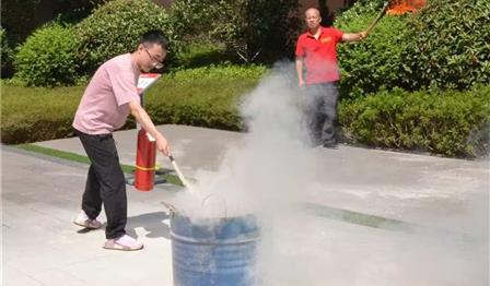 以演筑“防” ，以讲防“患” | 兴城住房公司结合人居智慧公司发展消防应急演练